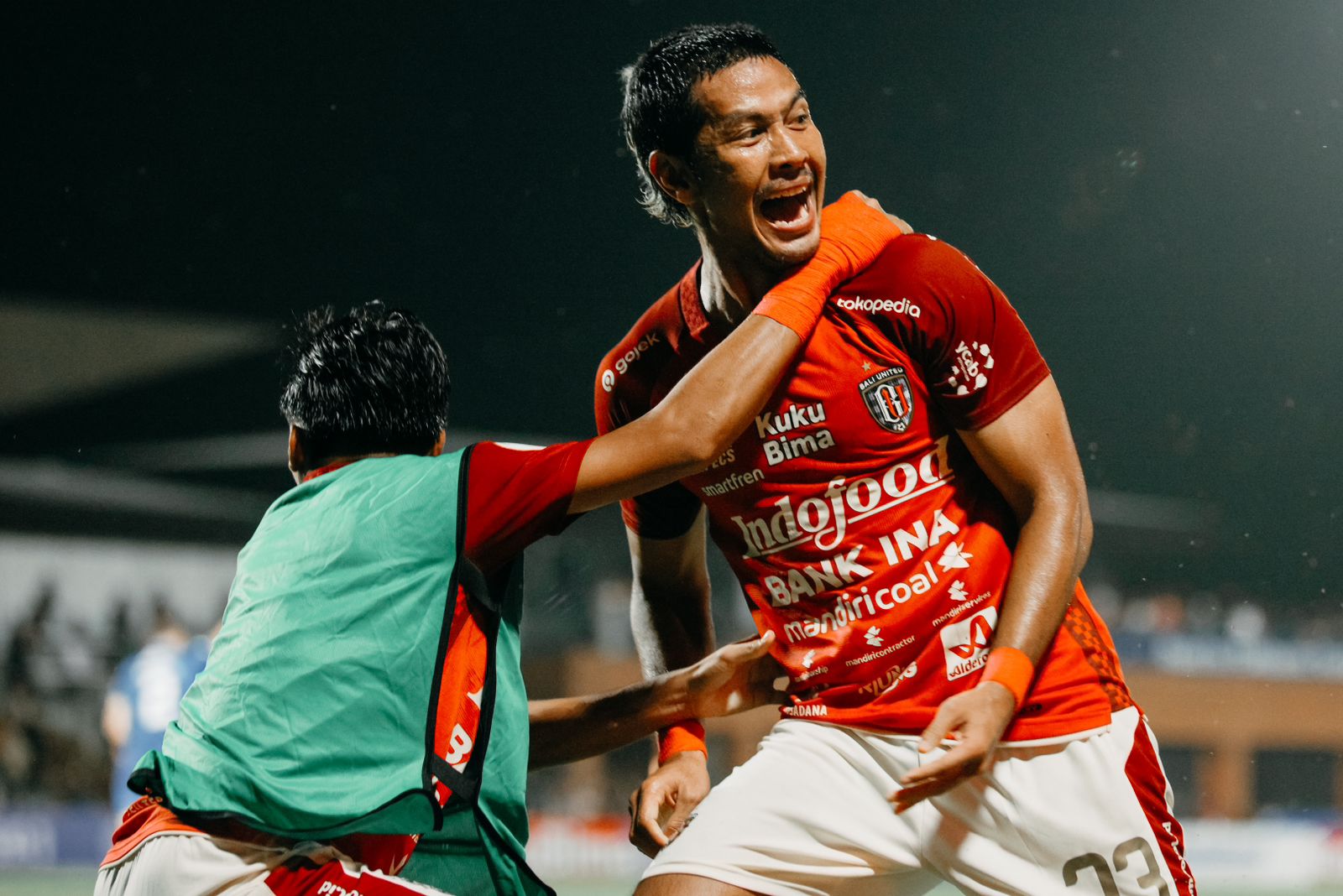 Jajang Mulyana mendapat kartu merah dalam laga Bali United Vs Persib di leg 1 semifinal Liga 1, 14 Mei 2024
