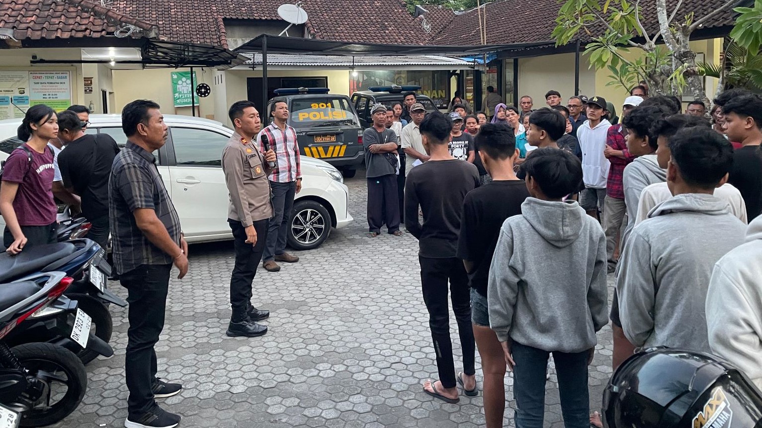 Puluhan pelajar SMP yang hendak tawuran di Denpasar Bali diamankan Polsek Denpasar Utara.