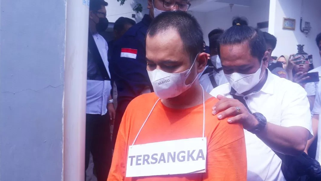 Panca Darmansyah didakwa lakukan pembunuhan empat anak secara terencana dengan ancaman hukuman mati.