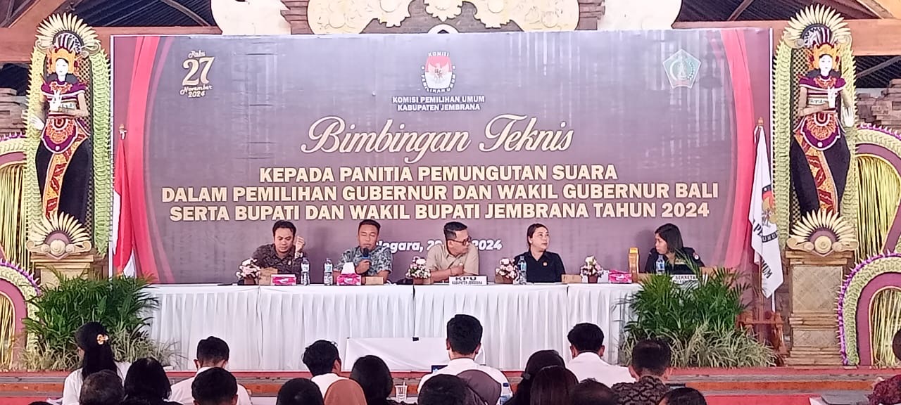 BIMTEK : Ratusan anggota PPS saat mengikuti bimtek di Gedung Pendopo Kesari, Kelurahan Banjar Tengah, Kecamatan Negara.