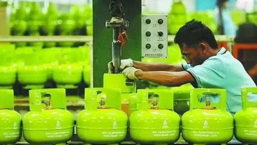 Gas LPG 3 Kg langka di pasaran Bali sejak akhir bulan lalu.