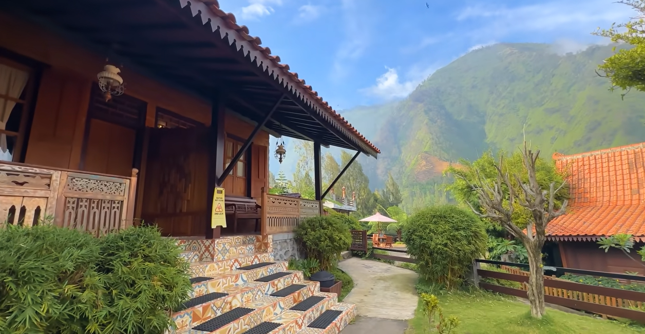Salah satu panorama yang ditawarkan saat menginap di Bawangan Hotel Bromo