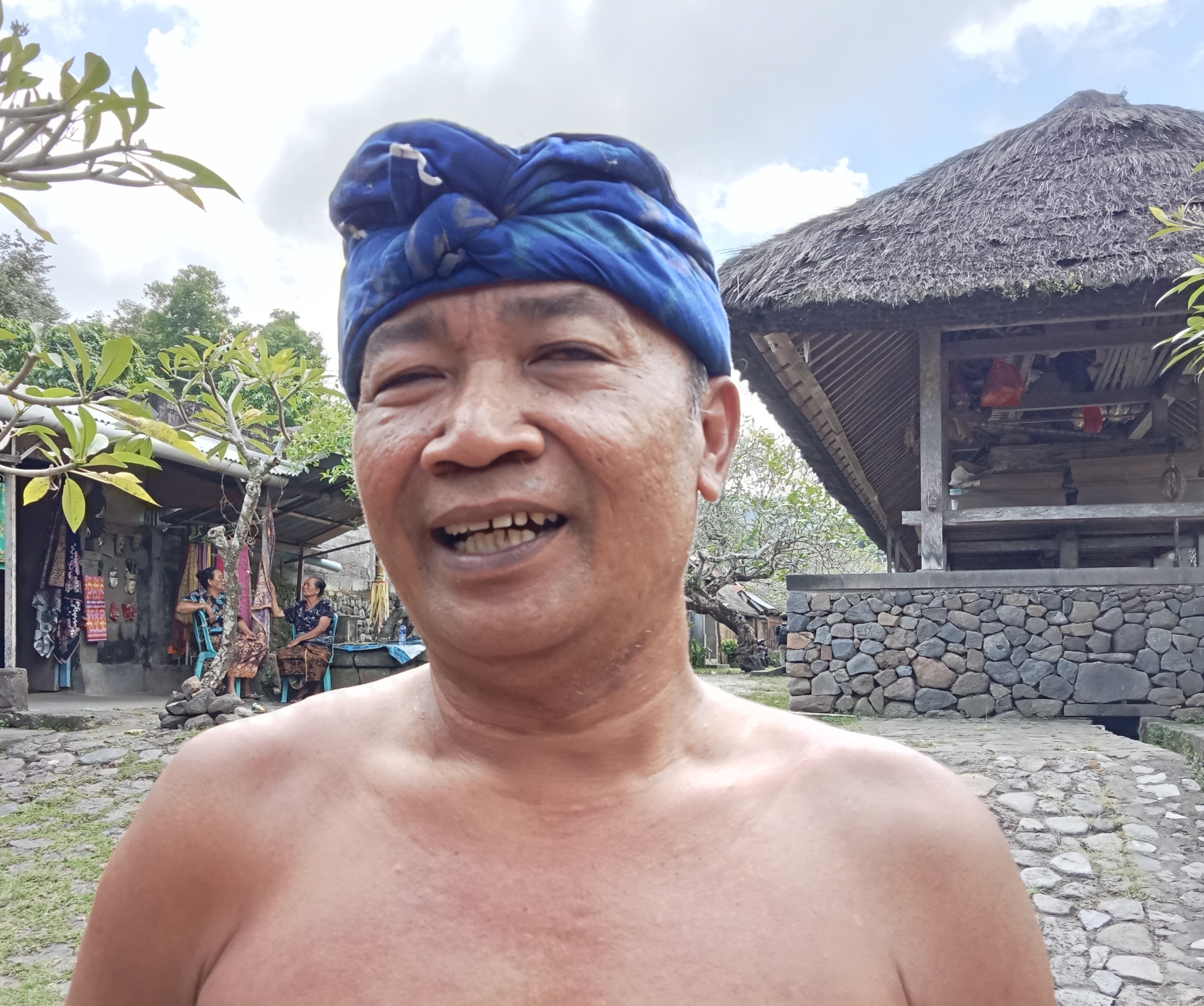 Tamping Takon Tebenan Desa Tenganan Pegringsingan Putu Suarjana