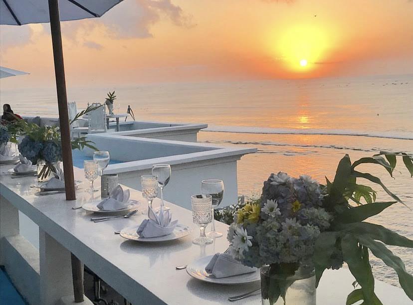 ALA SANTORINI: Menikmati ngechill di kafe berkonsep ala-ala Santorini