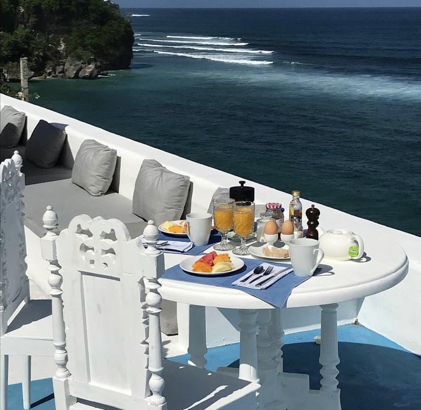 ALA SANTORINI: Menikmati ngechill di kafe berkonsep ala-ala Santorini