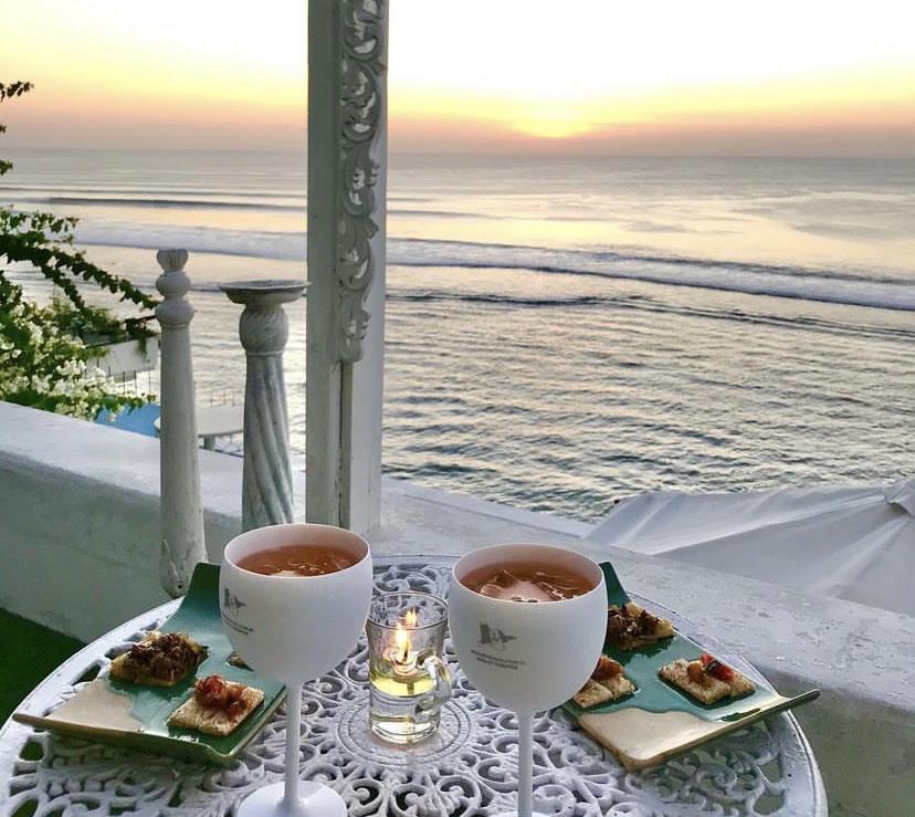 ALA SANTORINI: Menikmati ngechill di kafe berkonsep ala-ala Santorini