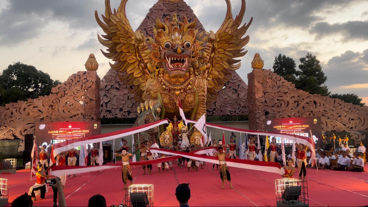 pementasan  seni Sanggar Seni Manik Uttara, Buleleng.