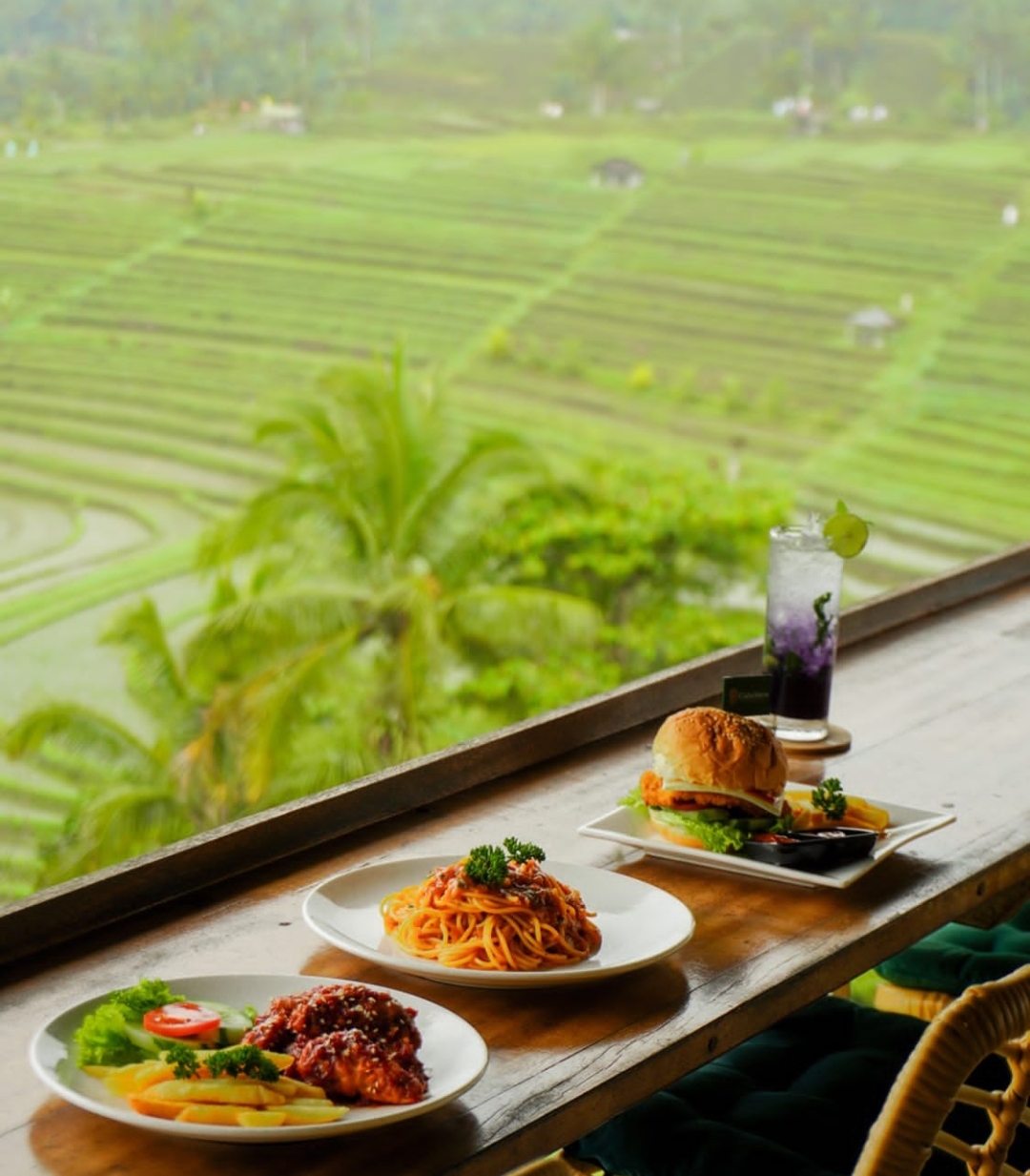 Catavaca Bali juga menyediakan menu western food.