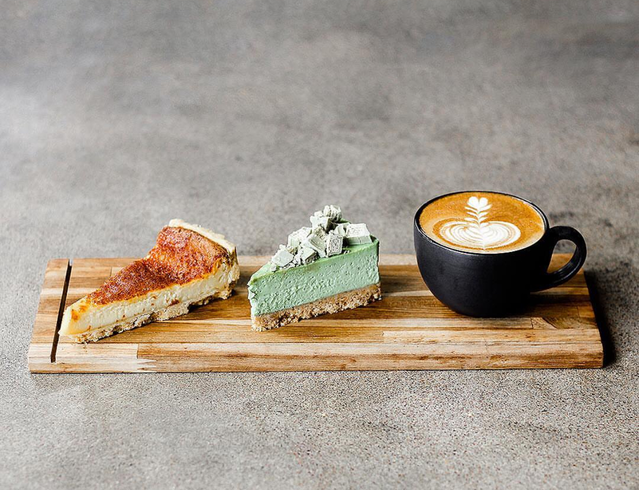 Menu makanan yang ditawarkan di 9/11 CCS Cafe Concept Store, Denpasar.