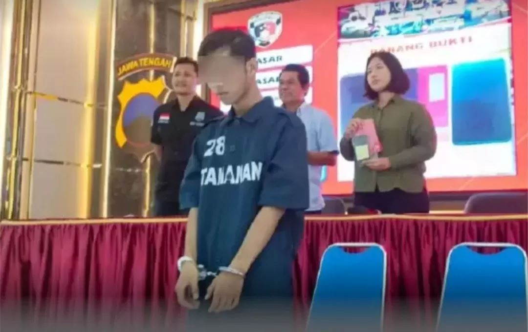 Siswa SMA di Semarang, R,19, ditahan di Polresta Semarang gara-gara sebarkan video hubungan intim dengan pacar.