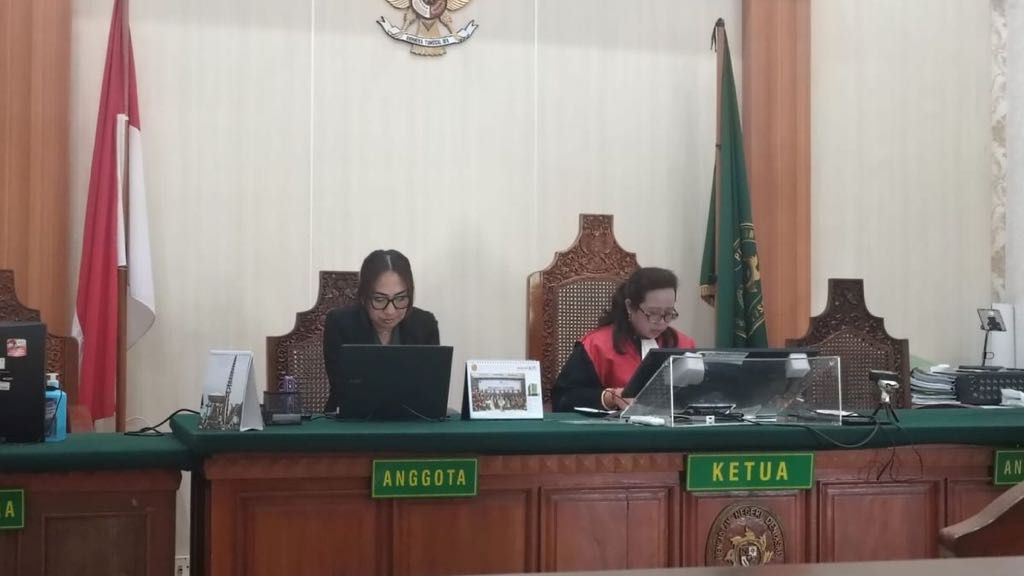 Hakim tunggal PN Denpasar membebaskan tersangka narkoba asal Ukraina lewat praperadilan.