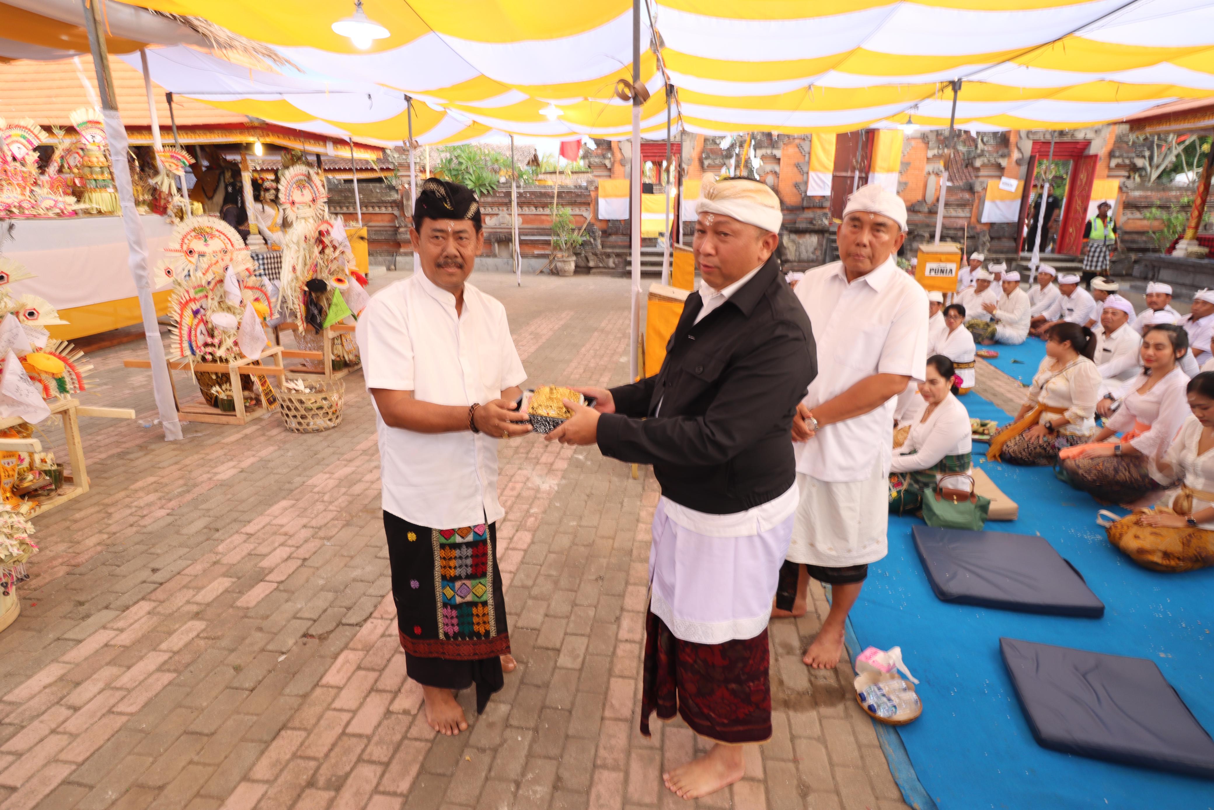 Karya Melaspas dan Ngenteg Linggih Pura Majapahit