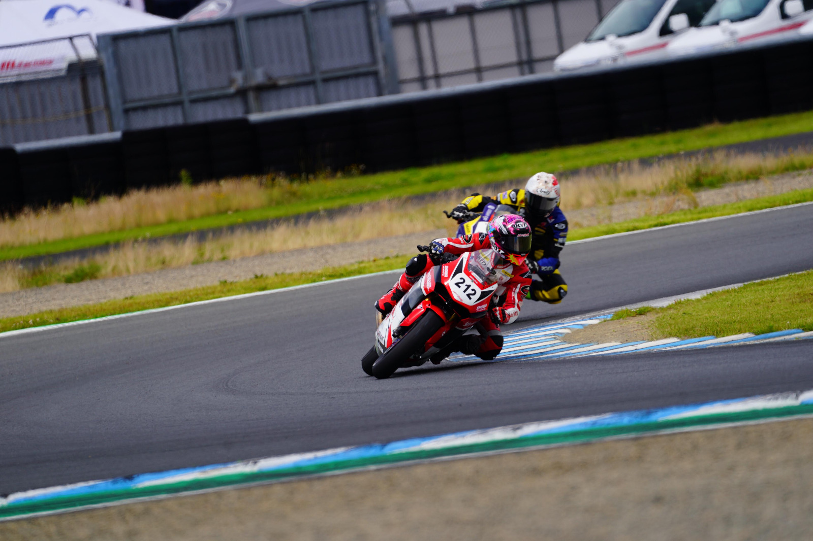 Aksi pembalab AHRT M. Kiandra Ramadhipa dalam event ARRC 2024di Sirkuit Montegi Jepang.