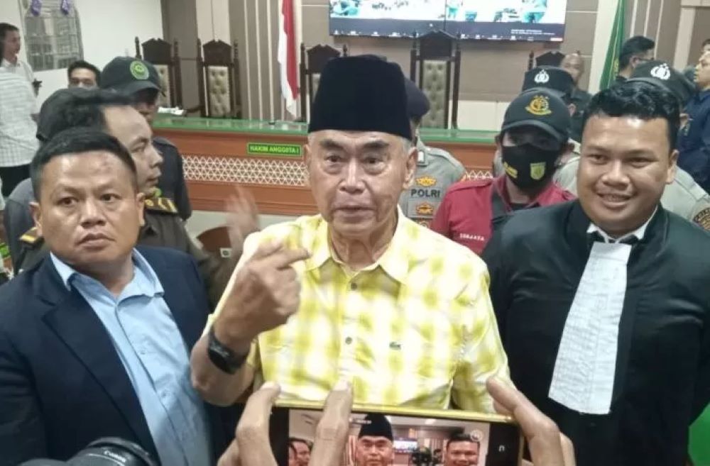 Pimpinan Ponpes Al Zaytun bebas setelah menjalani hukuman 1 tahun penjara kasus penodaan agama.
