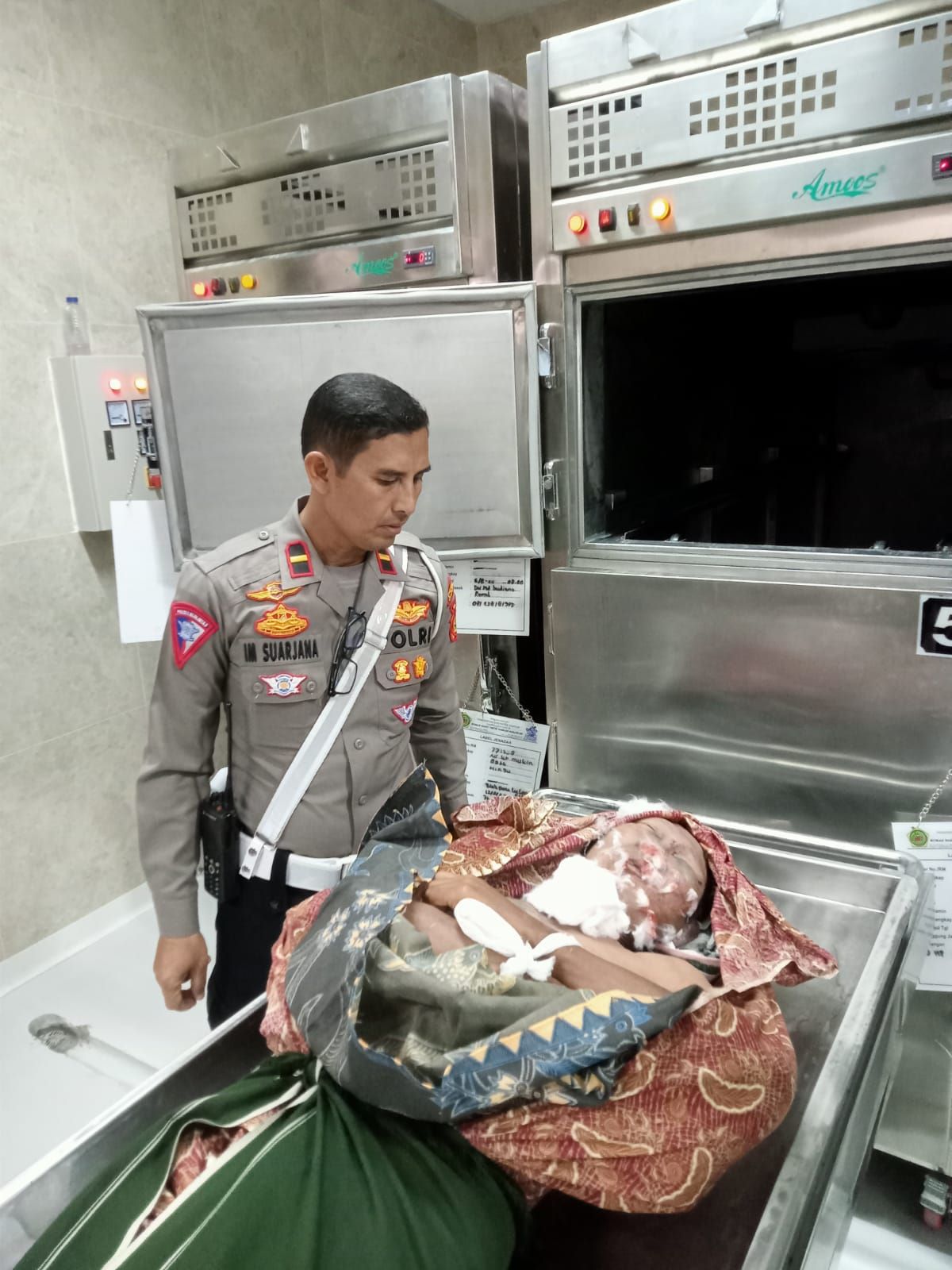 Jenazah Wayan Wijana yang tewas kecelakaan di jurang Blahbatuh Gianyar dititipkan di rumah sakit.