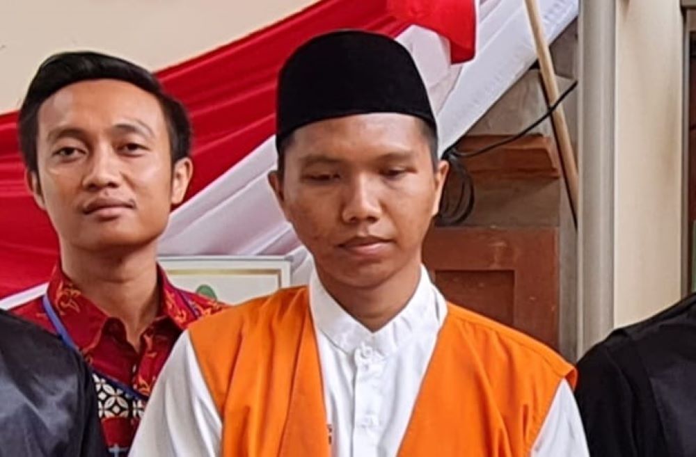 Anjas Purnama ,24, pelaku pembunuhan PSK online diadili di PN Denpasar.