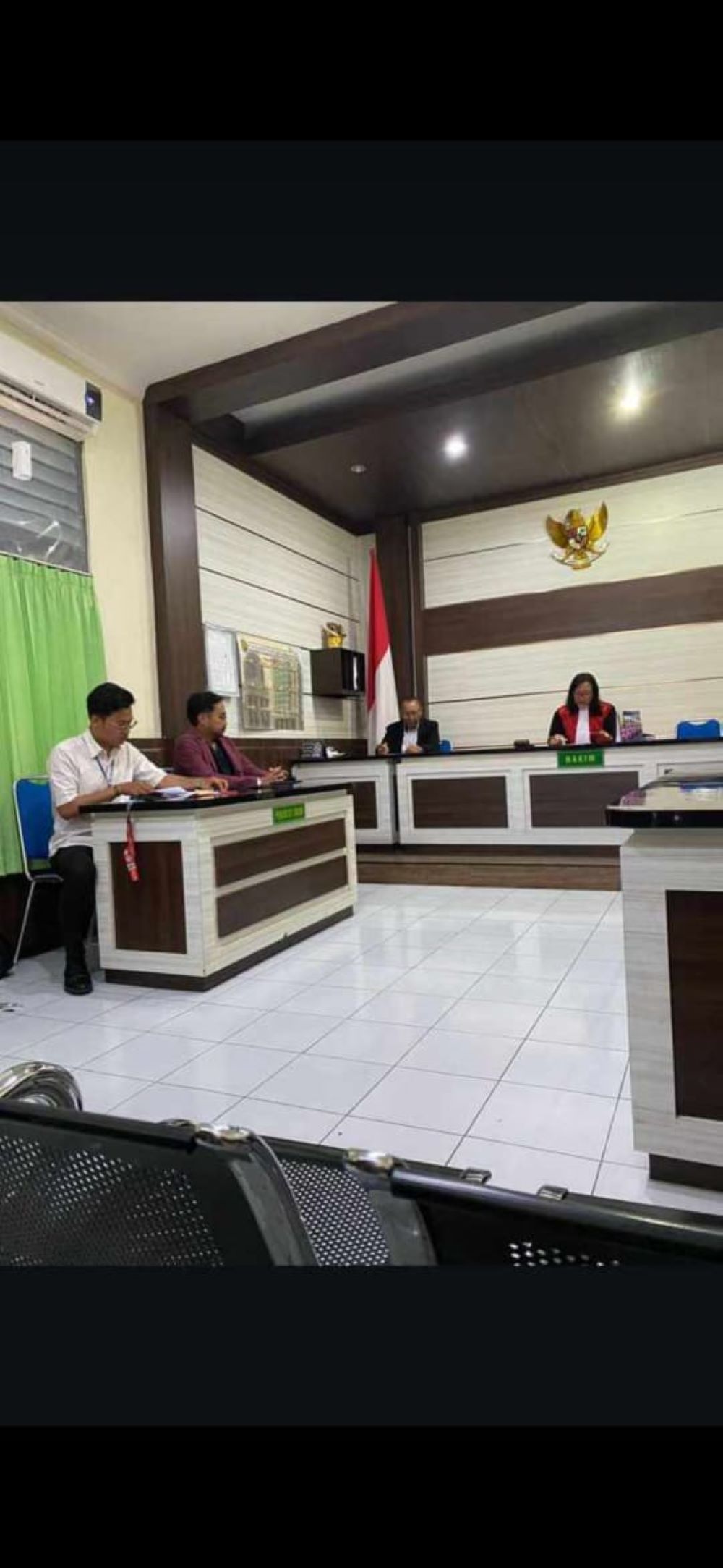 Hakim tunggal PN Denpasar Ni Made Dewi Sukrani menunda sidang praperadilan dengan pemohoh tersangka KSRT Andry Gryshin.