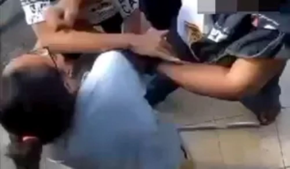 Rekaman CCTV penganiayaan terhadap aktivis hewan di Jimbaran Bali yang dilakukan oleh satu keluarga.