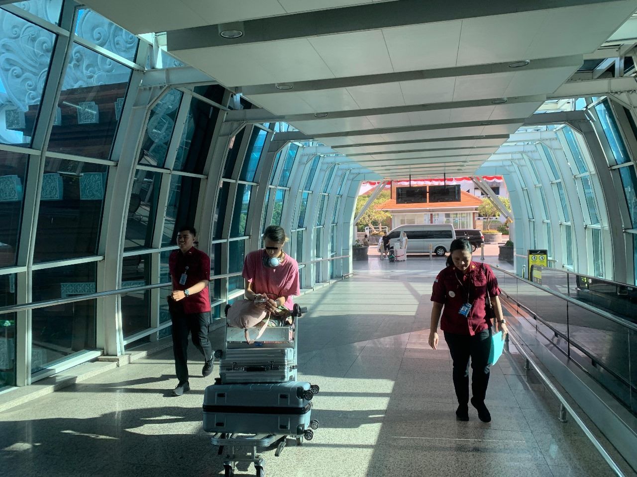 AA dipulangkan ke negara asalnya melalui Bandara Internasional I Gusti Ngurah Rai, Bali.