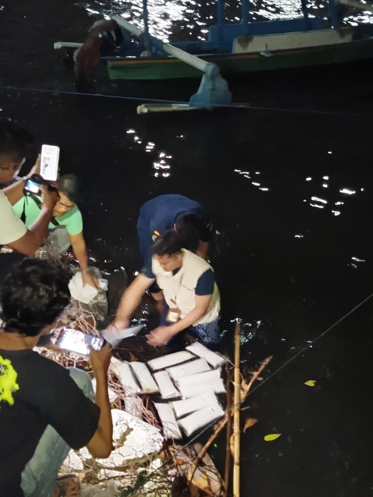 Balai Karantina Bali dan Bea Cukai ungkap penyelundupan Benih Bening Lobster ke Vietnam.