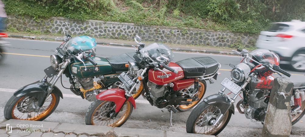 Modifikasi motor GL 100 lagi trend di Bali.