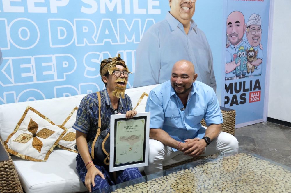 Kak Onyot menemui Cagub Kim Plus,  Made Muliawan Arya alias De Gadjah.