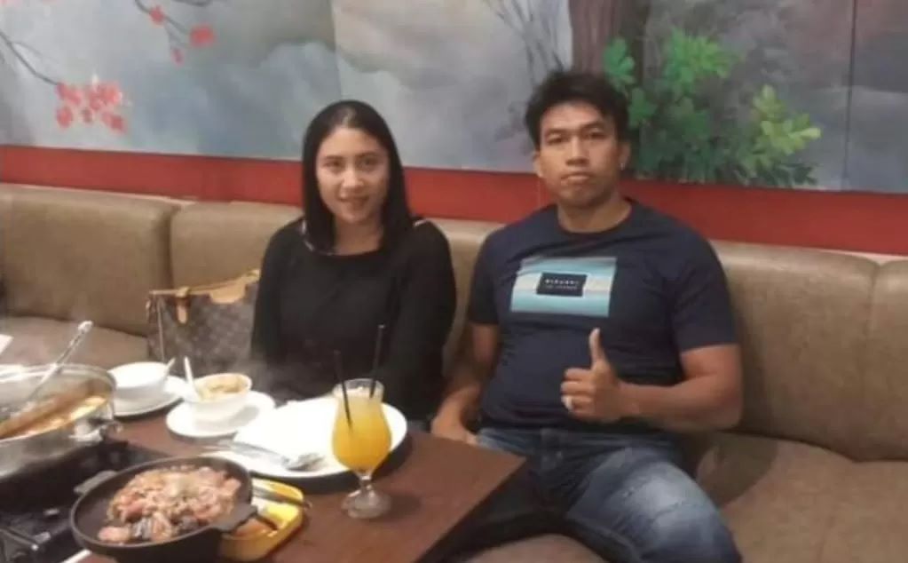 Almarhum AA Ketut Ngurah Setyawan alias Gung Balang ,39, bersama istrinya, AA Sri Agung ,38,