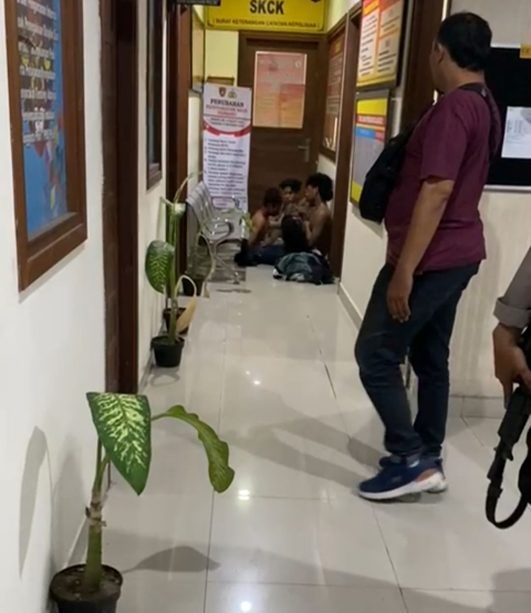 Polisi menetapkan empat warga Sumba Barat Daya  sebagai tersangka keributan di Benoa, Kuta Selatan, Badung.