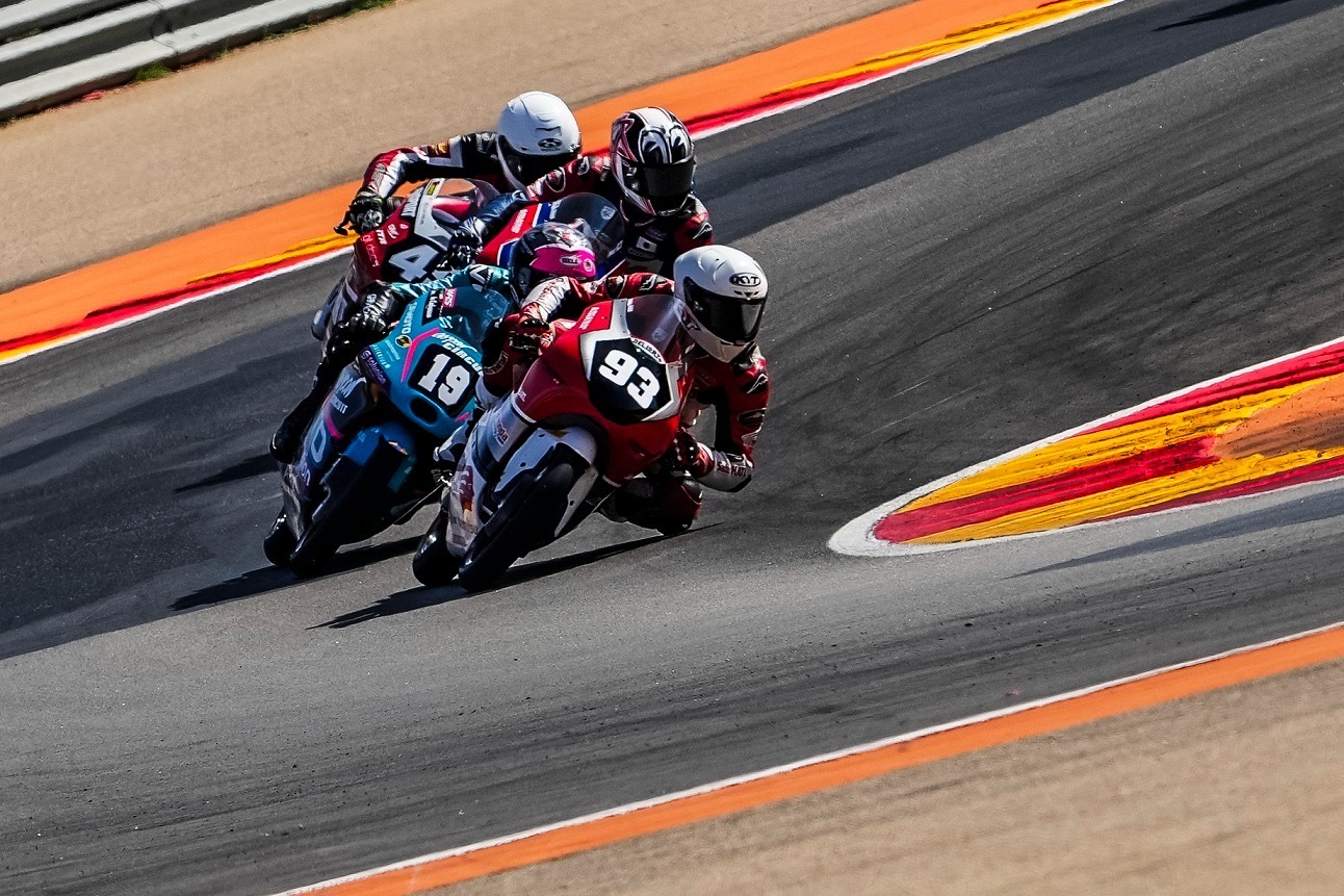Fadillah Arbi Aditama Tunjukan performa impresif di ajang FIM JuniorGP 2024 di MotorLand Aragon, Spanyol, pada Minggu, 13 Oktober 2024.