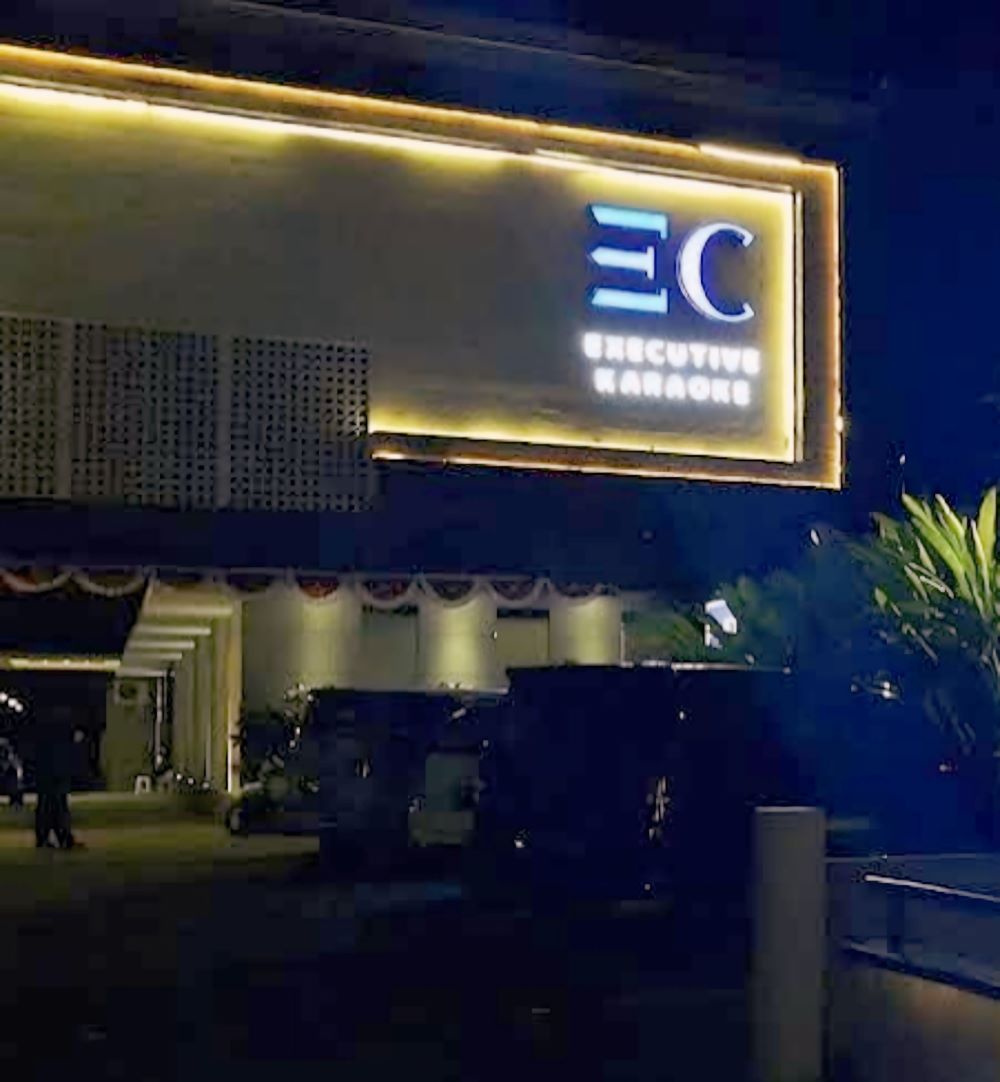 EC Executive Karaoke Jalan Imam Bonjol Denpasar digerebek BNNP Bali.