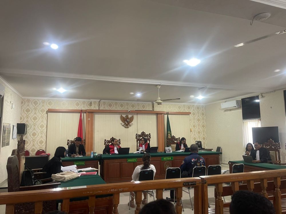 Desak Made Maharyani yang sebelumnya DPO disidang di PN Denpasar kasus penipuan dan penggelapan sewa vila di Sanur.