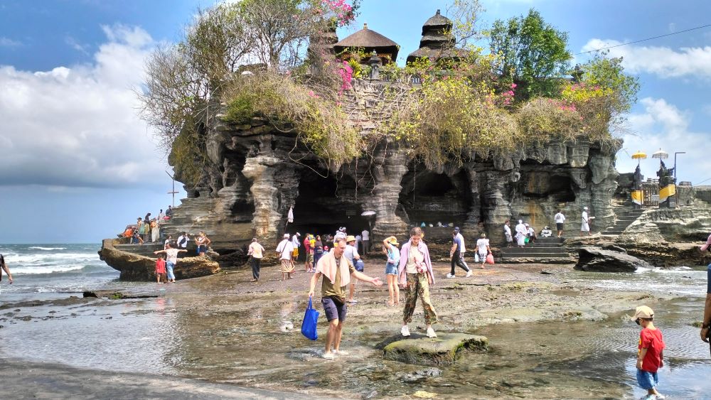 Trend kunjungan wisatawan lokal maupun asing ke Tanah Lot Tabanan mengalami peningkatan dari bulan September ke Oktober 2024.