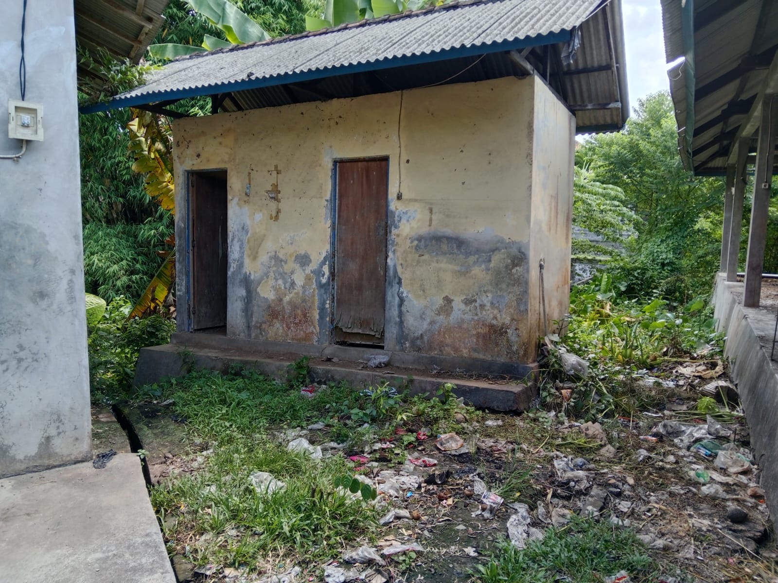 Kondisi bangunan toilet yang berada di Pasar Umum Melaya.