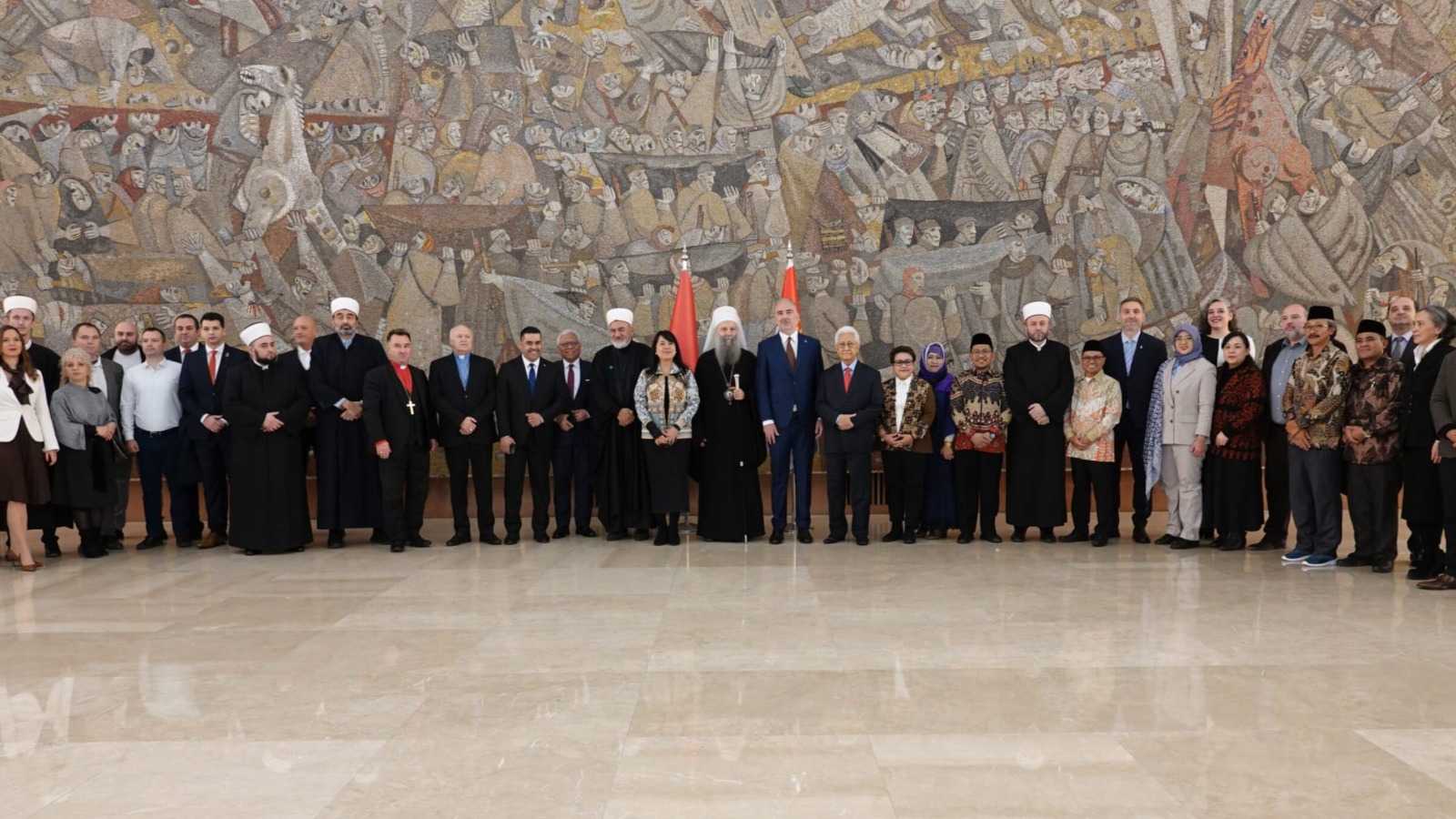 Prof. Dr. I Gede Suwindia, S.Ag, M.A saat bersama rombongan di Serbia