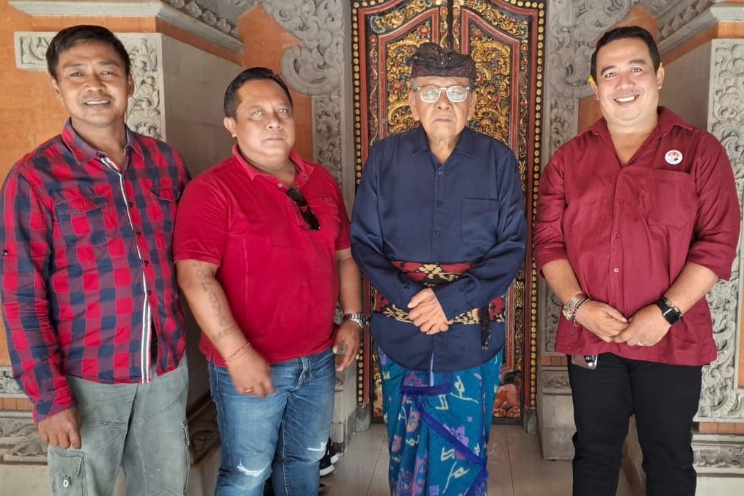TOKOH KUAT : (kiri-kanan) Nyoman Celos, I Made Juwita, I Gusti Made Tusan, I Gede Krisna Adi Widana.