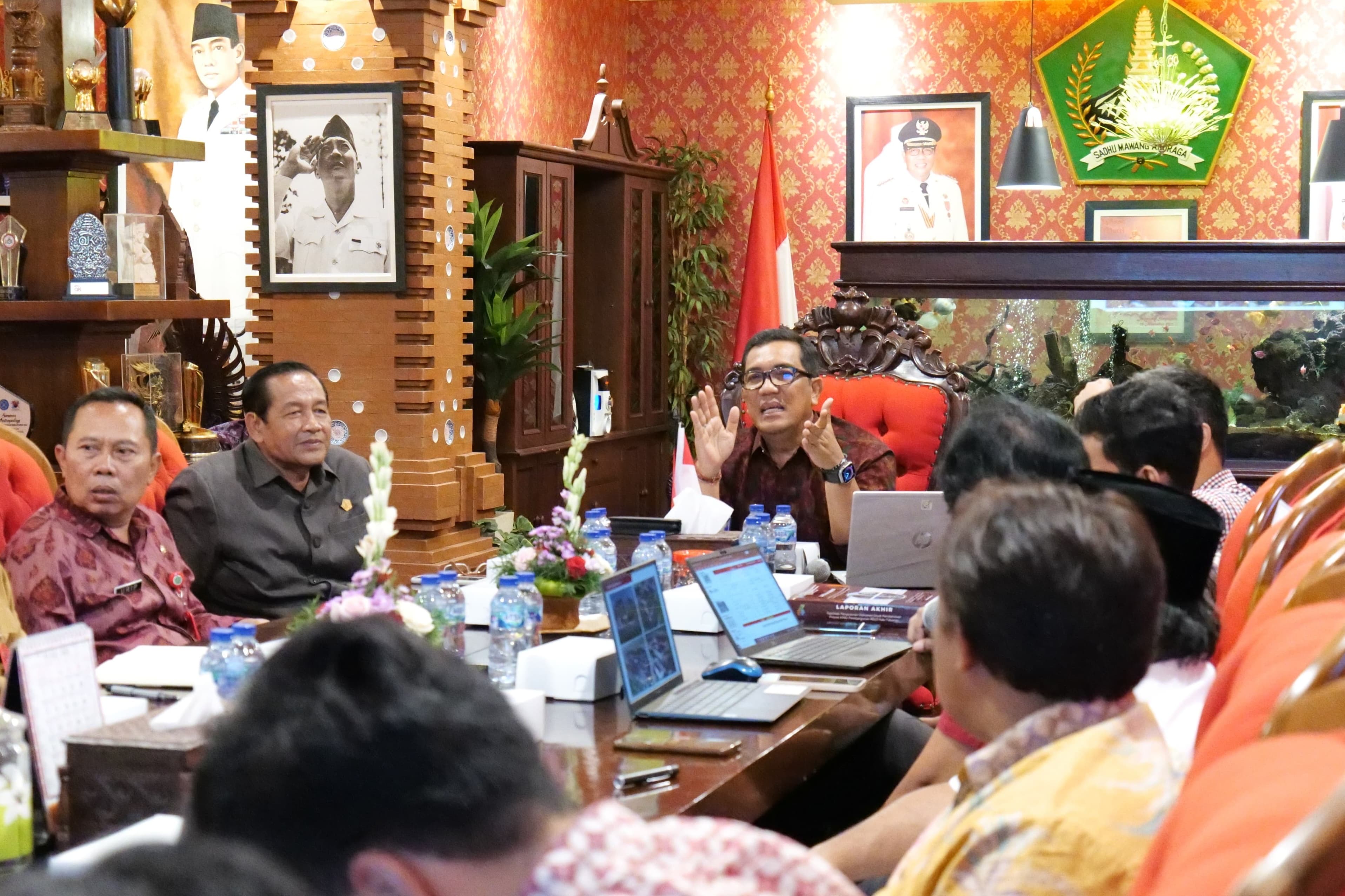 Rapat pemaparan akhir proyek KPBU RSUD Tabanan di Kantor Bupati Tabanan, Senin (9/12/2024).