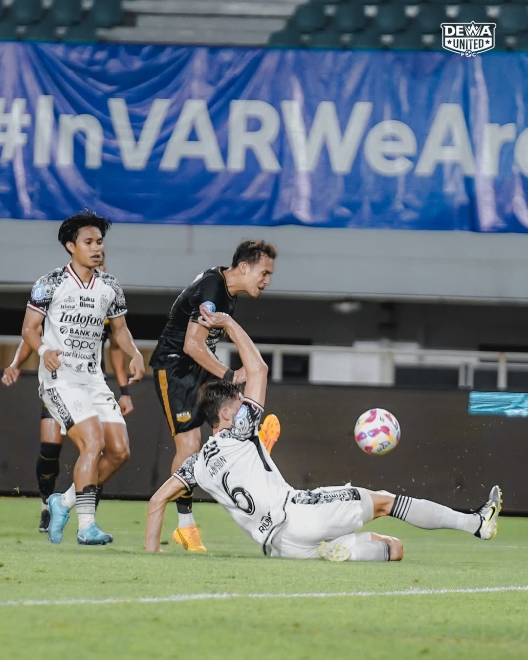 GACOR : Egy Maulana saat bertanding melawan mantan klubnya Bali United beberapa waktu lalu.