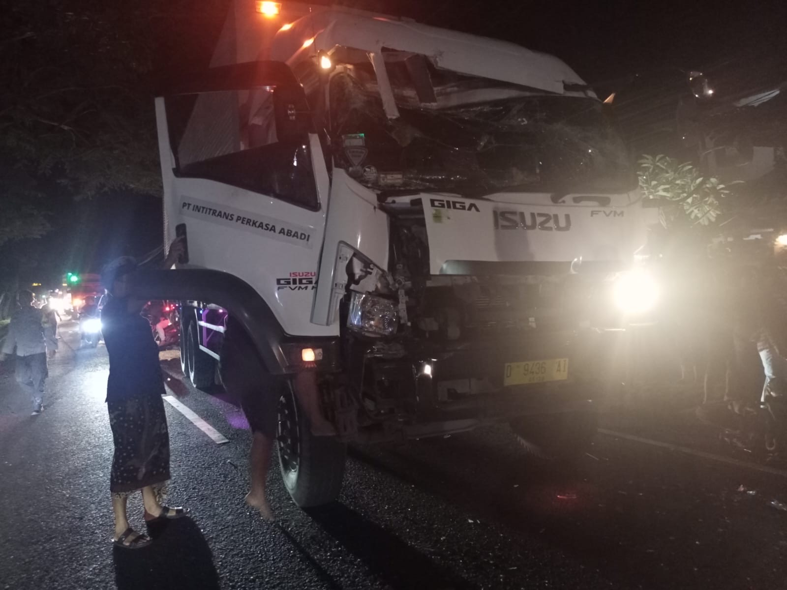 LAKALANTAS : Kondisi kendaraan yang terlibat lakalantas didepan Pertashop Desa Candikusuma, Kecamatan Melaya, Kabupaten Jembrana, Rabu (18/12/2024).