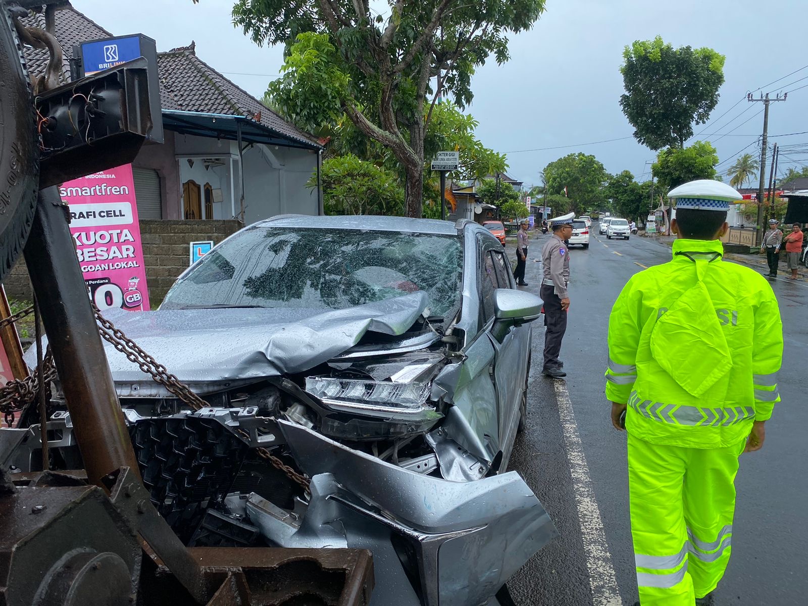 Kondisi kendaraan yang terlibat lakalantas di KM 74-75 Desa Yehsumbul, Sabtu (21/12/2024).