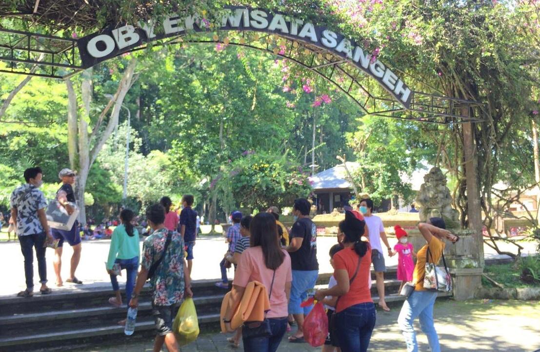 SANGEH : Kunjungan wisatawan ke DTW Alas Pala Sangeh.&nbsp;