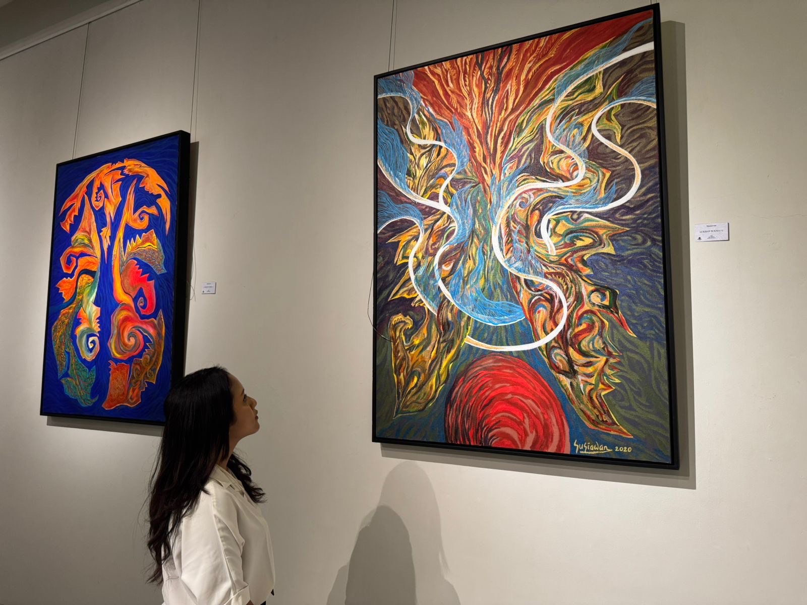 PAMERAN:&nbsp;"Bridges of Light," sebuah pameran seni yang menampilkan karya-karya mendalam dan intuitif dari seniman terkemuka Susiawan.