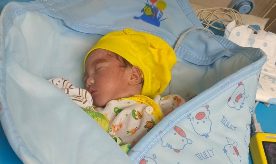 SIAPA ORANG TUANYA? : Bayi perempuan ditemukan di sebuah garasi di wilayah Banjar Guliang Kangin, Desa Tamanbali, Bangli pada Senin (13/1/2025).
