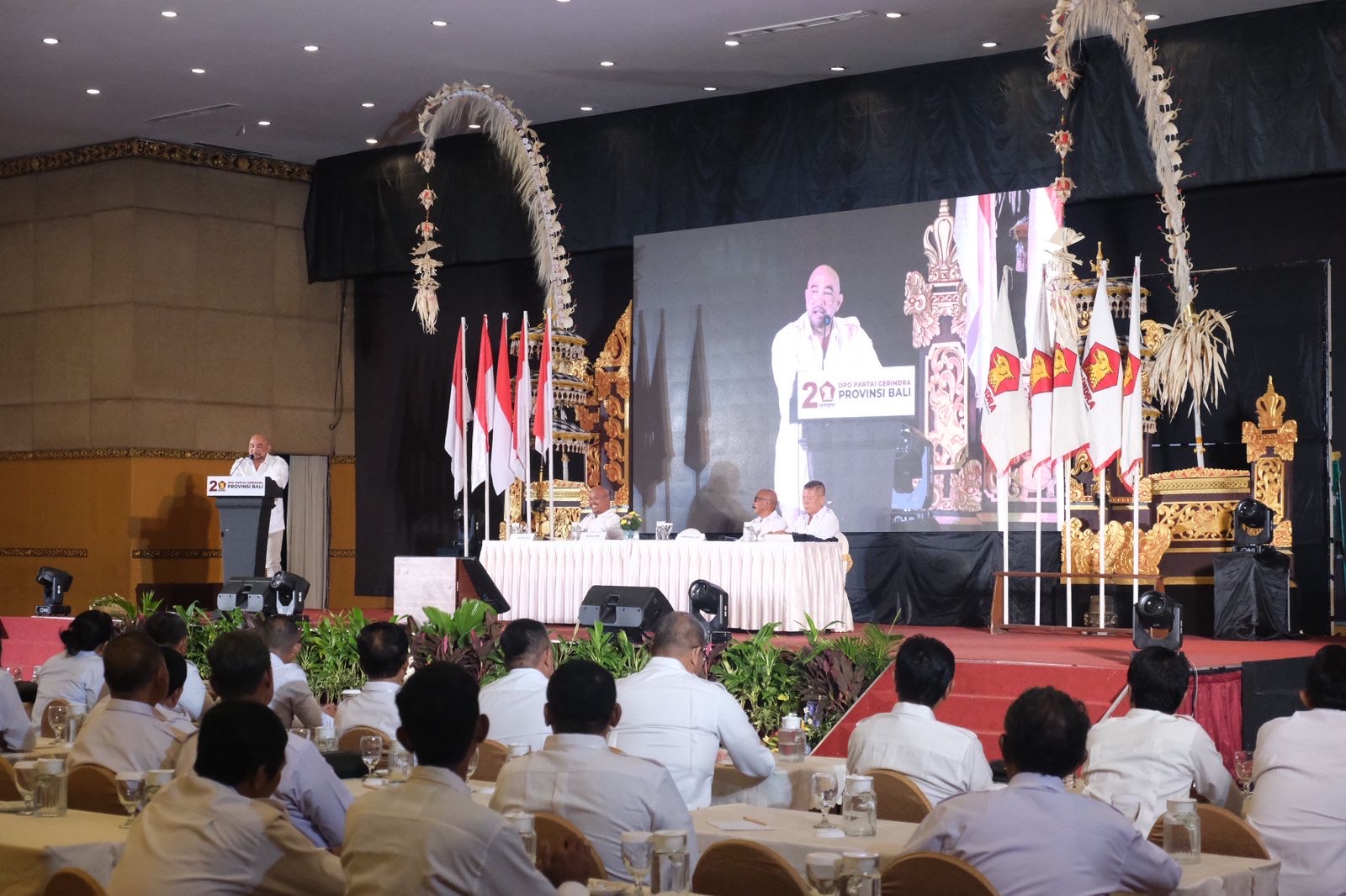 Ketua DPD Gerindra Bali Made Muliawan Arya&nbsp;saat  Rapat Konsolidasi Gerindra Bali.