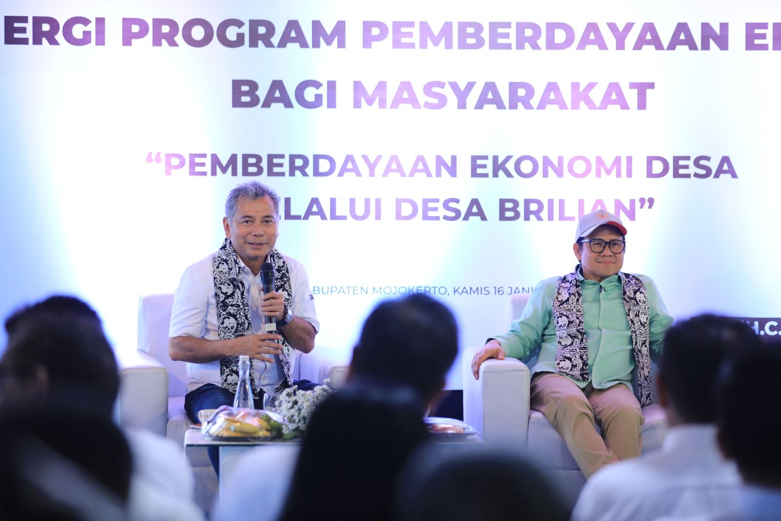 Direktur Utama BRI, Sunarso, saat mengunjungi Desa BRILiaN Ketapanrame di Kecamatan Trawas, Kabupaten Mojokerto, Provinsi Jawa Timur, pada Kamis (16/1/2025)
