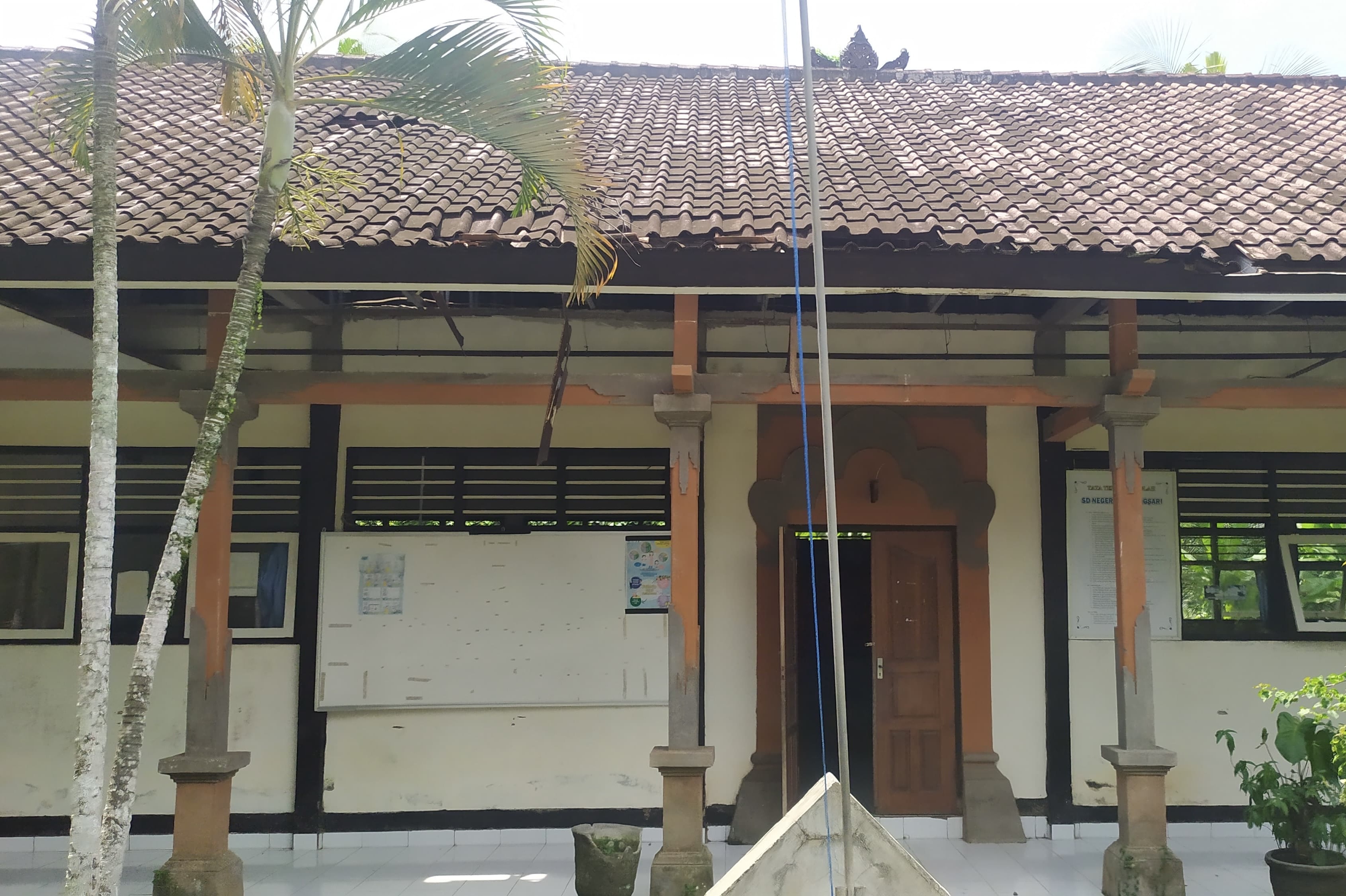 SEPI : Kondisi Sekolah Dasar Negeri (SDN) Blimbingsari, Senin (20/1/2025).
