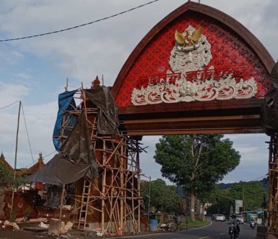 Tapal batas Tabanan yang didominasi warna merah