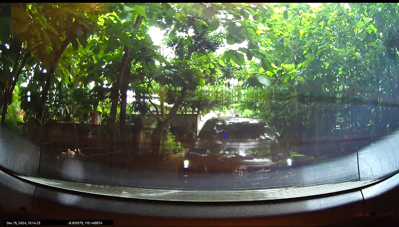 Tangkapan layar rekaman dash cam belakang mobil WNA Ukraina yang jadi korban penculikan di Kuta Selatan.
