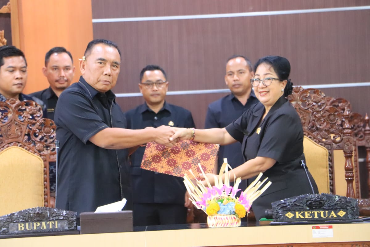 Rapat pembacaan rekomendasi atas LKPJ Bupati Jembrana.