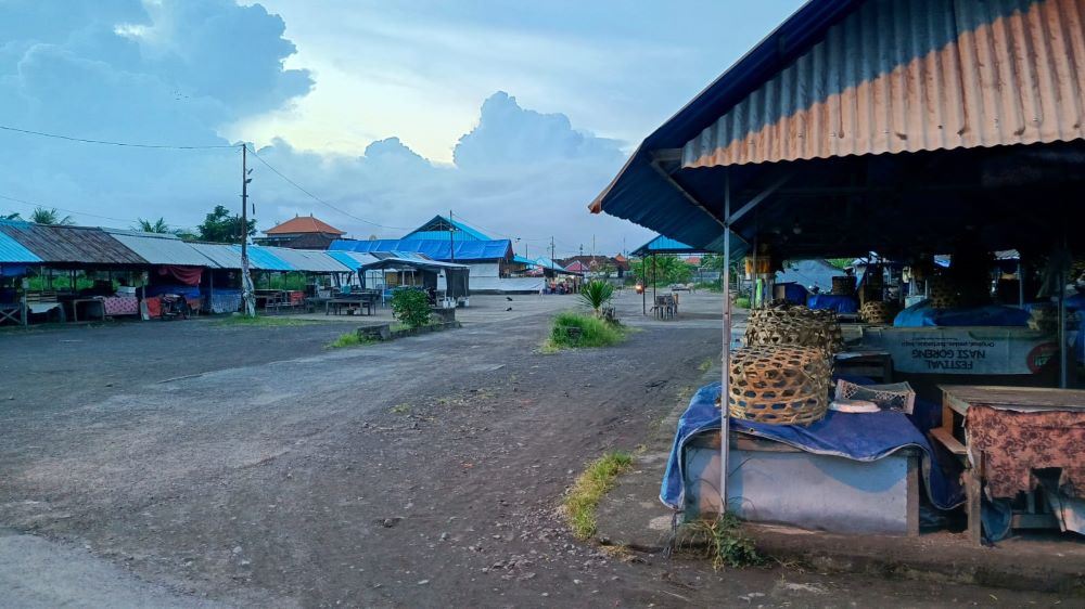 Desa Adat Abianbase Gianyar meluruskan status kepemilikan tanah yang kini dijadikan pasar Pasar Tenten.