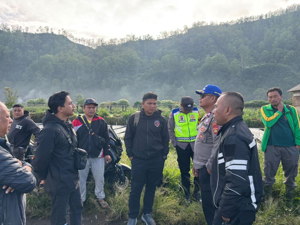 Polres Bangli melakukan olah TKP petani meninggal di Danau Batur Kintamani Bangli.